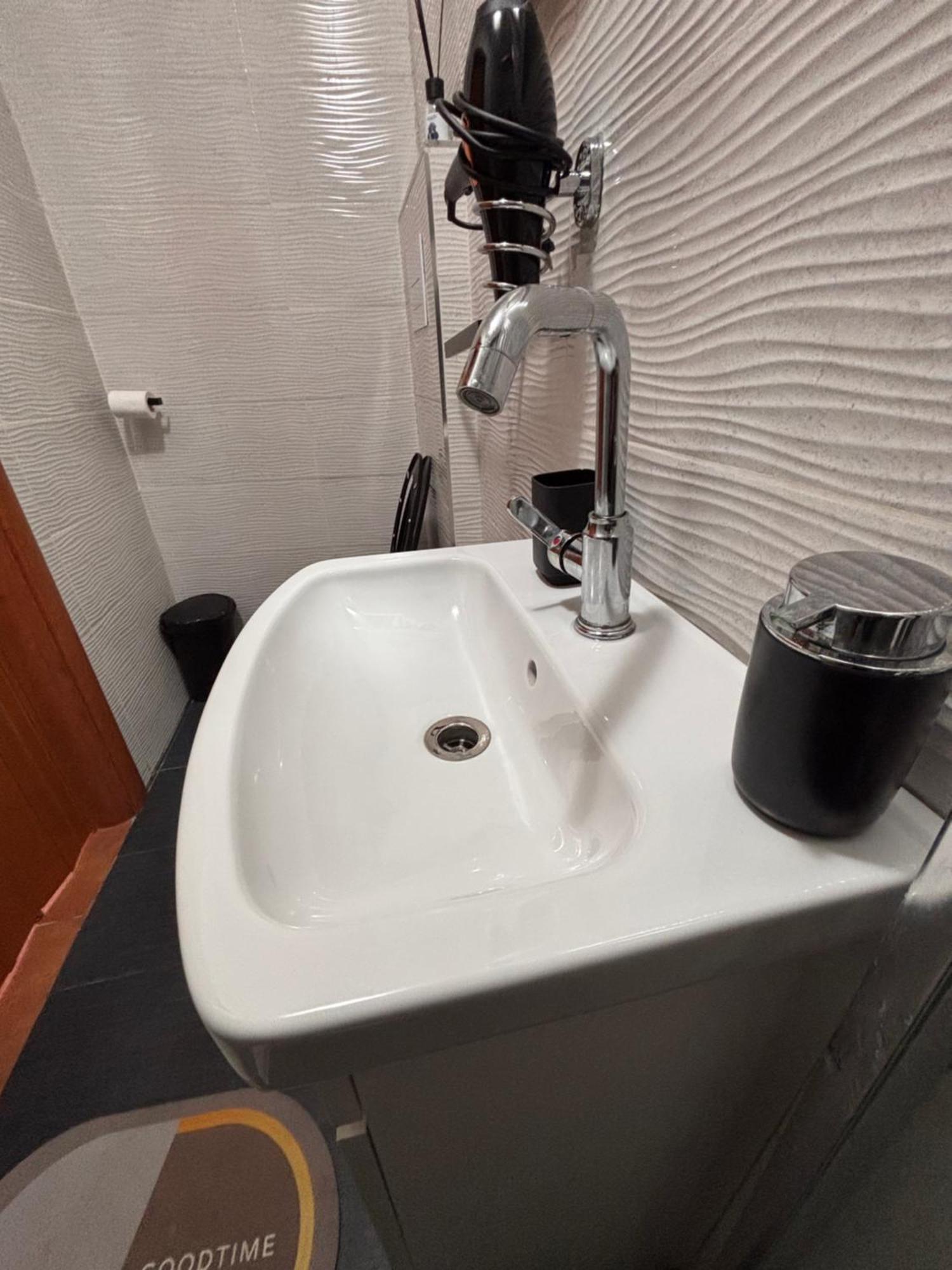 Lisaapartmenthouseサレルノ エクステリア 写真
